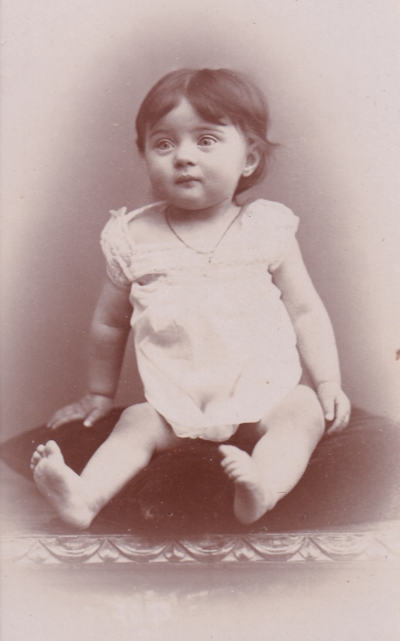 Portrait de Marthe AVENELLE
