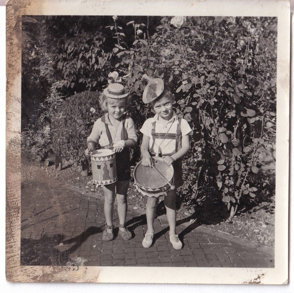 Photographie de deux enfants