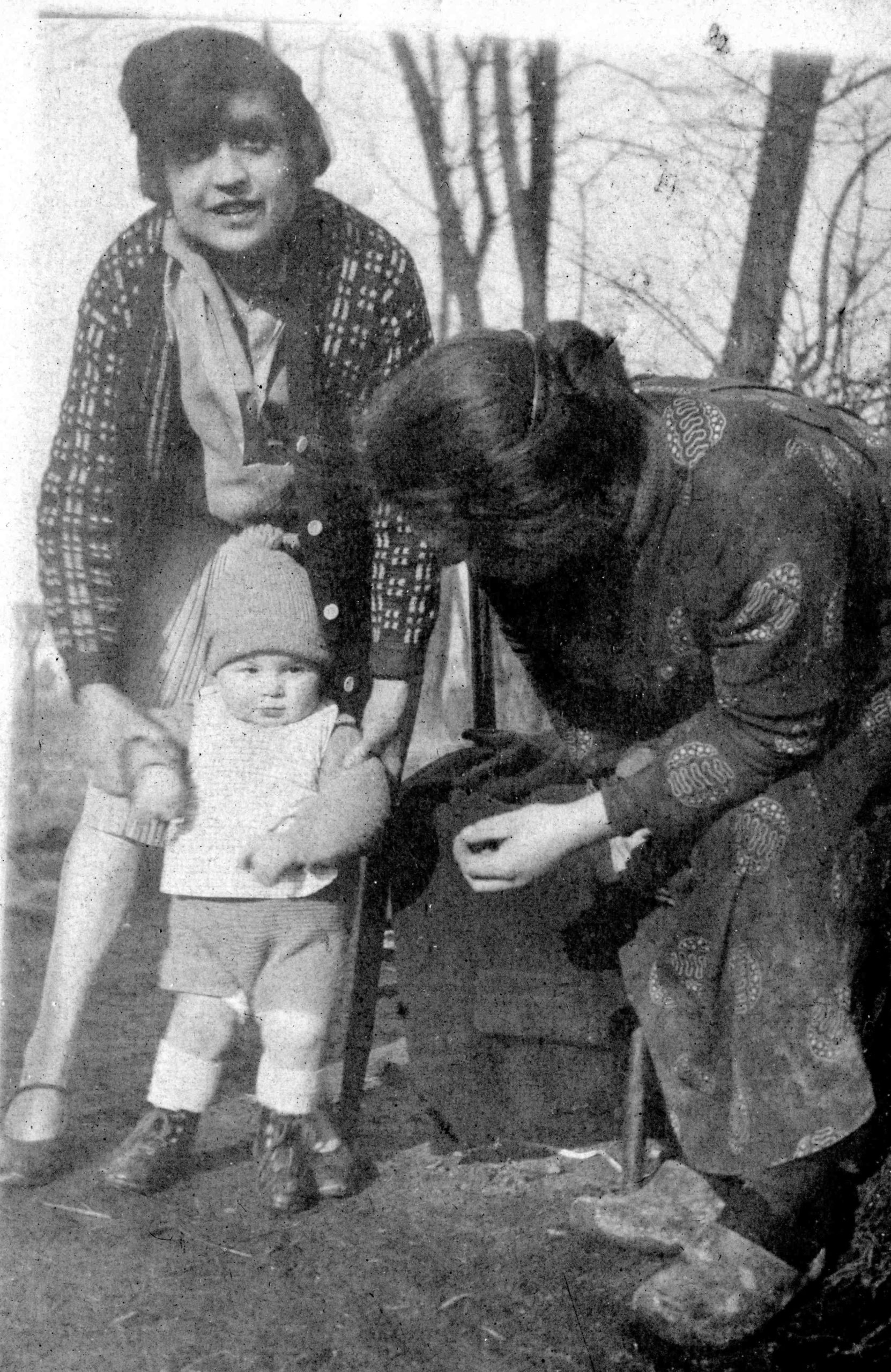Eugénie BLONDEL, avec sa cousine Alice et son petit cousin Henri