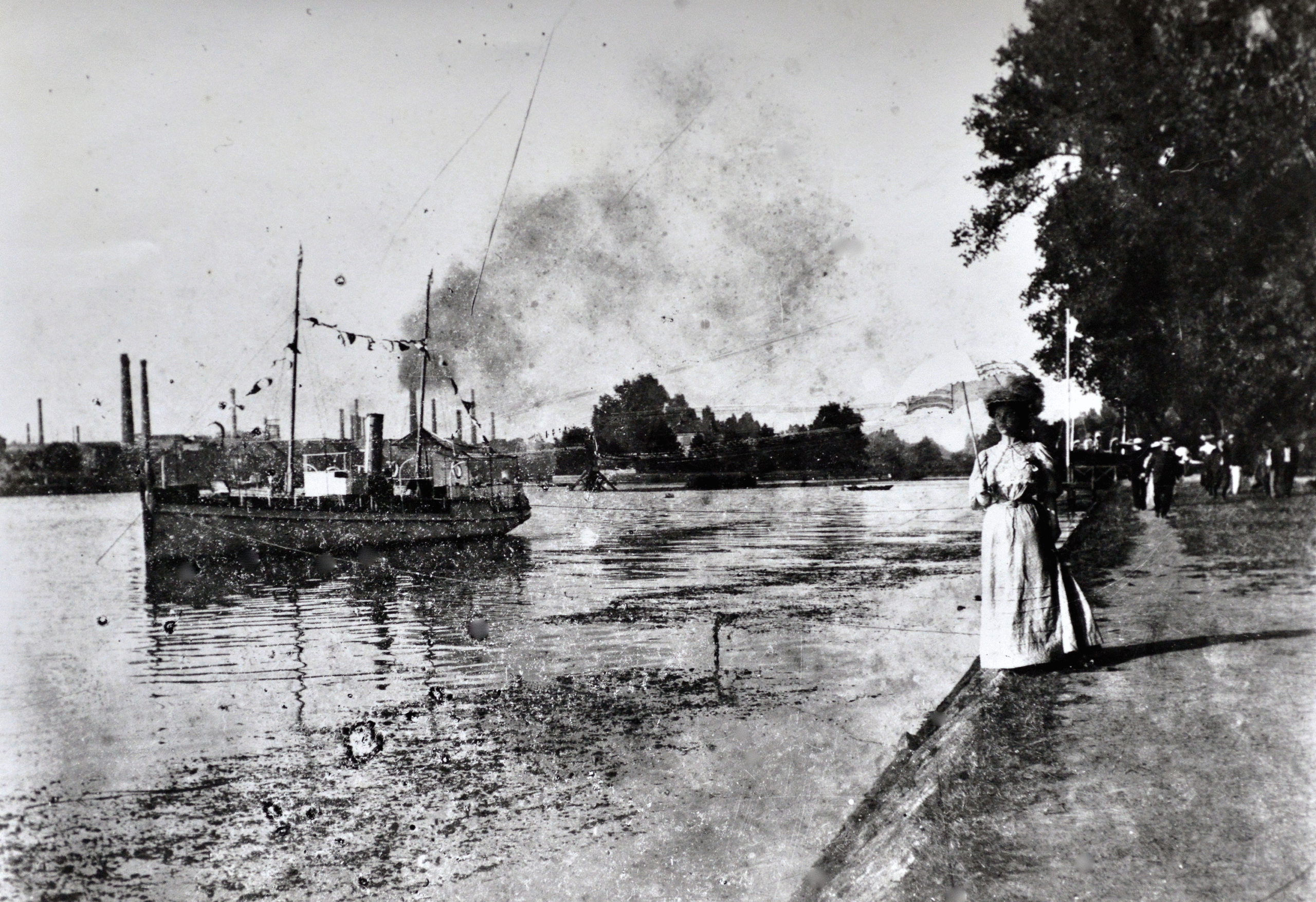 Bord de Seine ou de Marne vers 1900